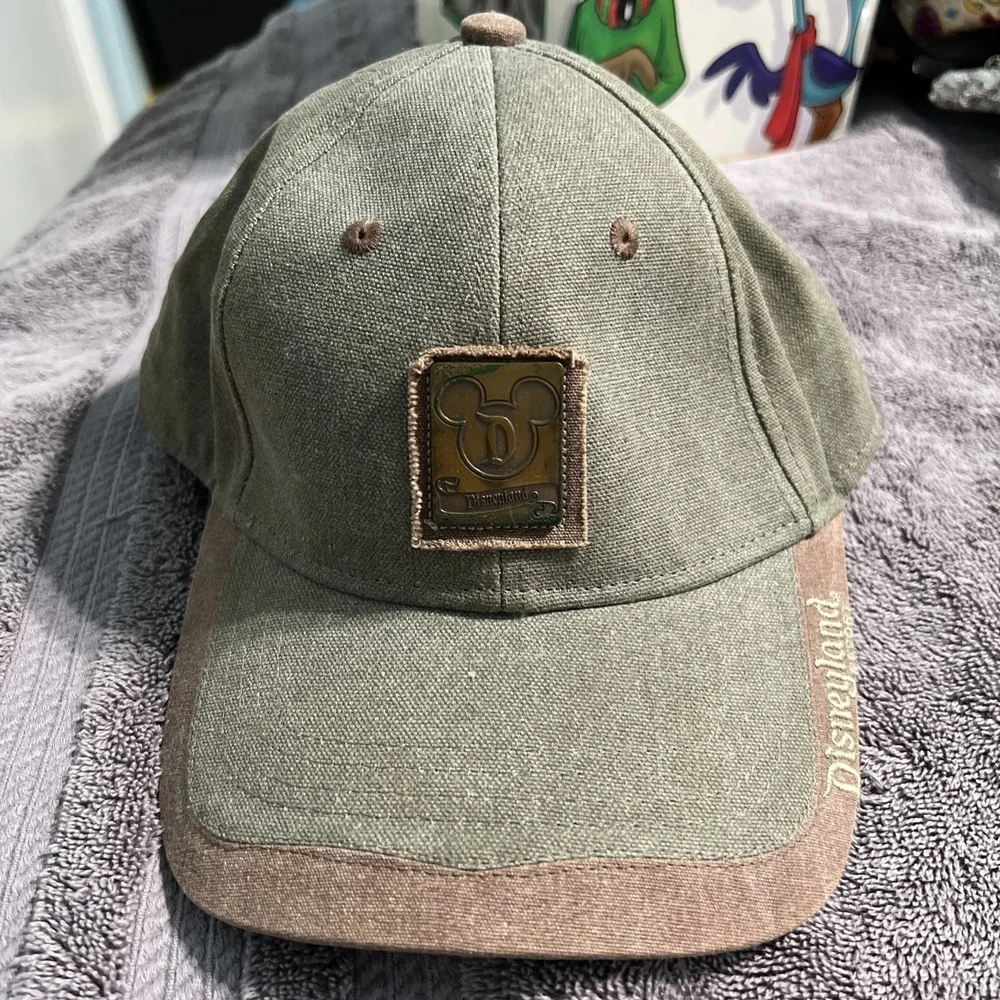 Walt Disney World Disneyland‎ Hat Cap Mickey Mouse Metal Logo Adjustable OSFM